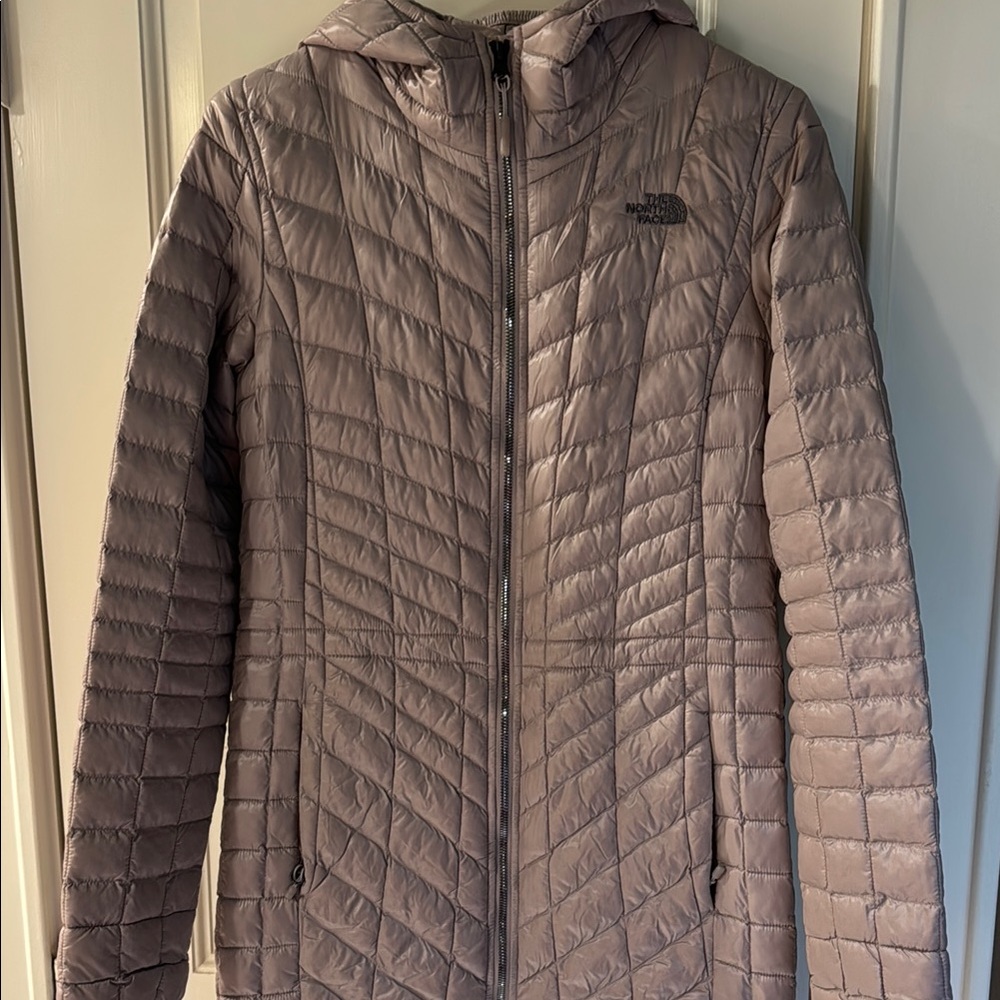 The North Face Women's Puffer Jacket in Taupe